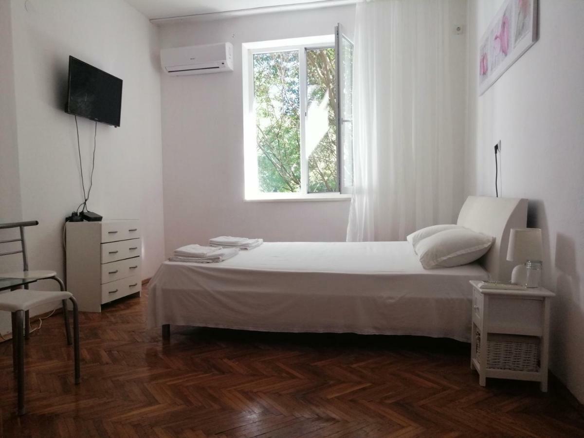 Top Location Near To City Center And Sea Garden Lejlighed Burgas City Eksteriør billede